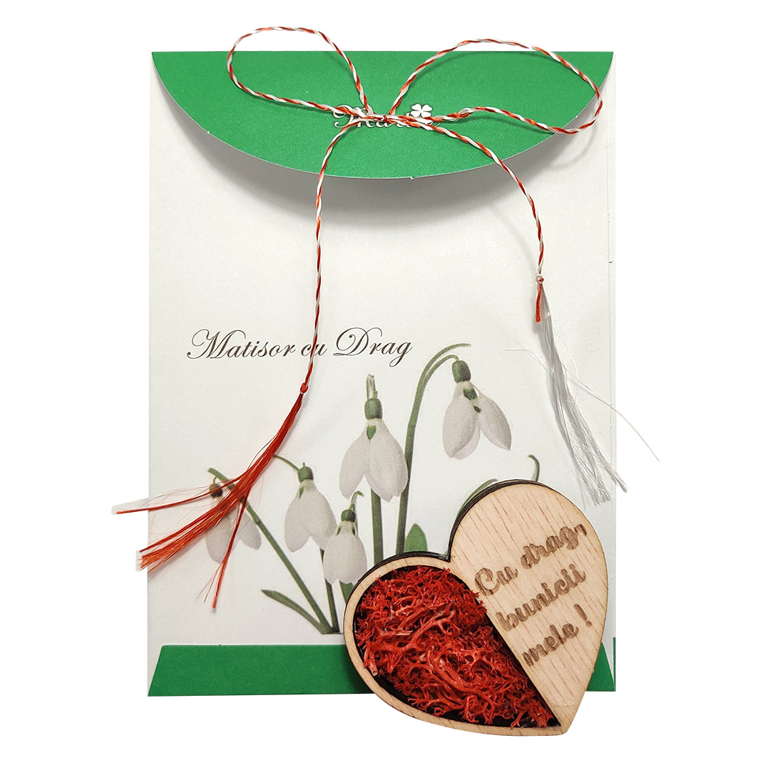Inima cu licheni si mesaj gravat–Martisor artizanal de lemn cu magnet - imagine 2
